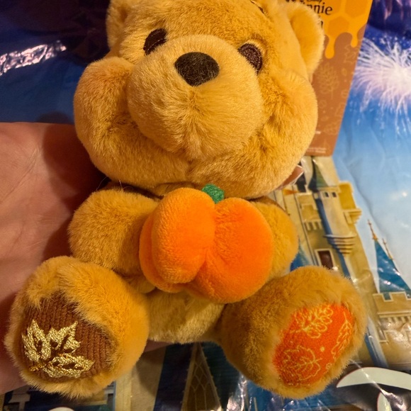 Disney Bloom To Snow Winnie the Pooh Pumpkin Plush Keychain - Picture 2 of 6